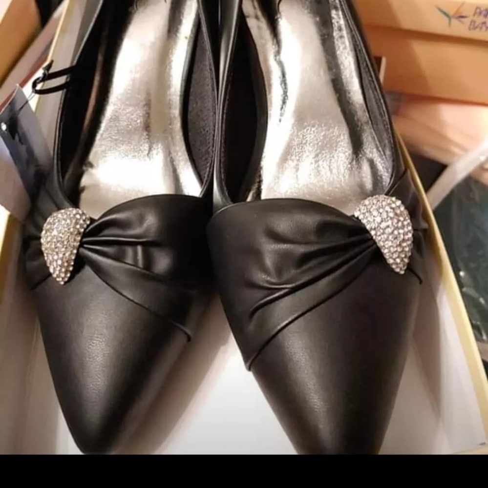 NEW BLACK HEELS  SHOES WITH RHINESTONE DECOR SIZE 12